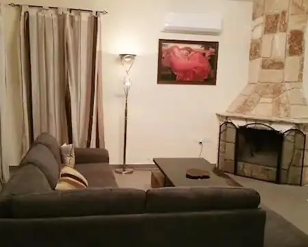 Luxury 4 Bed Paphos Mesoyi