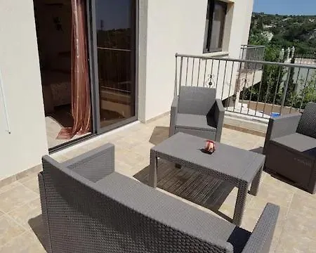 Luxury 4 Bed Paphos Mesoyi