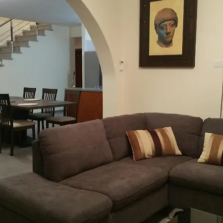 Luxury 4 Bed Paphos Βίλα *